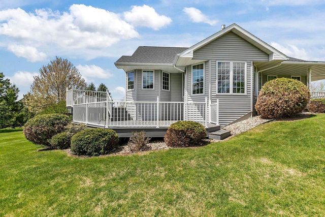 118 HONEYSUCKLE DRIVE, Hortonville, WI 54944