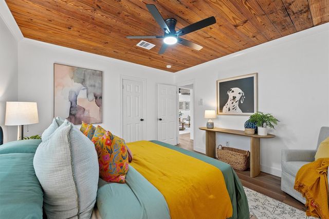 4907 Alamo Drive, Galveston, TX 77551