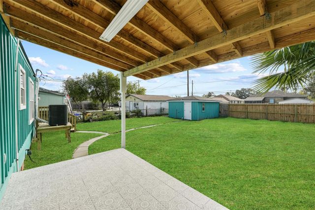 4907 Alamo Drive, Galveston, TX 77551