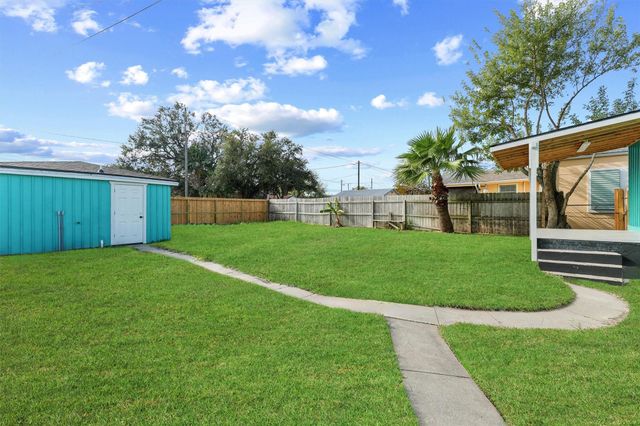 4907 Alamo Drive, Galveston, TX 77551