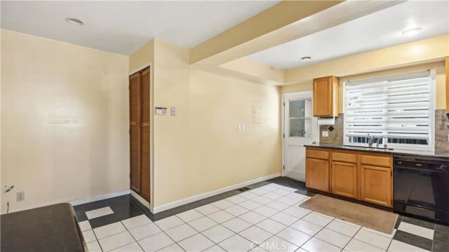 439 S Grand Oaks Ave, Pasadena, CA 91107
