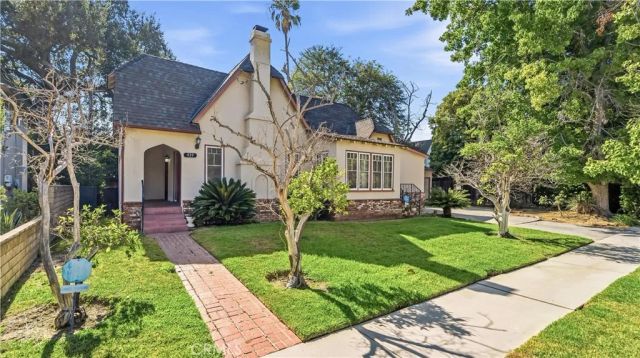 439 S Grand Oaks Ave, Pasadena, CA 91107