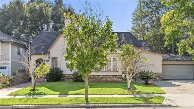 439 S Grand Oaks Ave, Pasadena, CA 91107