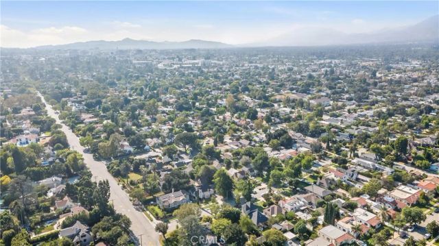 439 S Grand Oaks Ave, Pasadena, CA 91107
