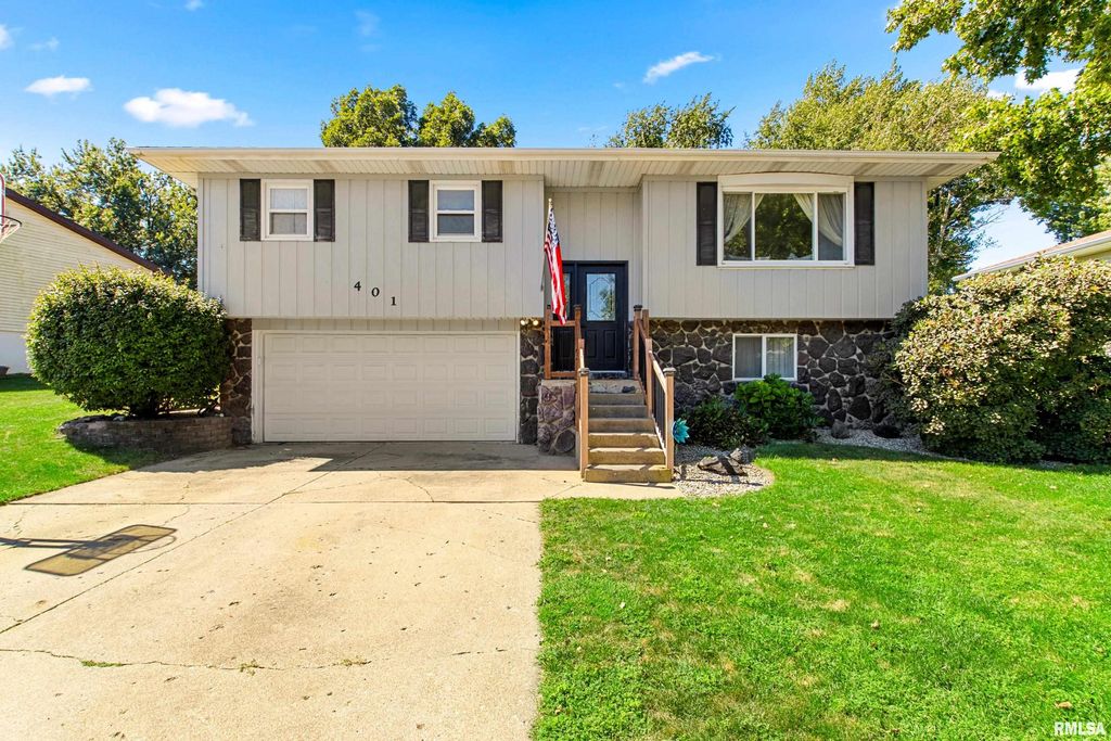 401 PECAN Street, Pekin, IL 61554