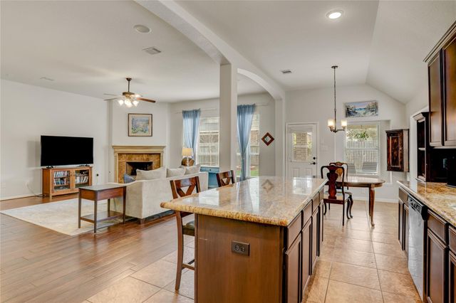 1536 Nacogdoches Valley Drive, Houston, TX 77573