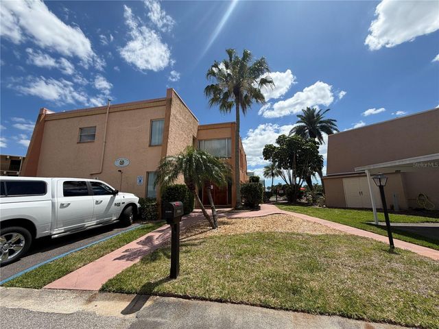 225 COUNTRY CLUB DRIVE C330, Largo, FL 33771