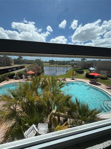 225 COUNTRY CLUB DRIVE C330, Largo, FL 33771