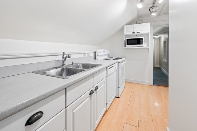 85 Dartmouth College Hwy Unit 203, Lyme, NH 03768
