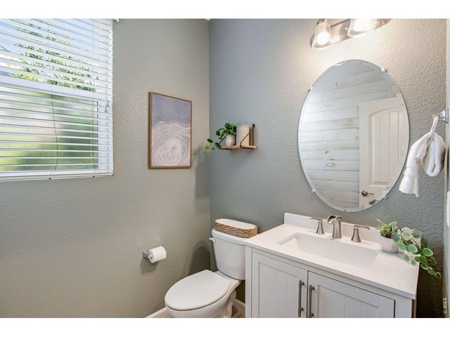 8876 Blackwood Dr, Windsor, CO 80550