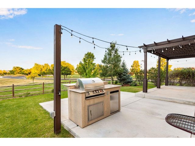 8876 Blackwood Dr, Windsor, CO 80550