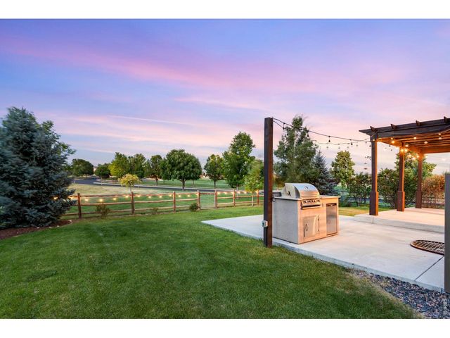 8876 Blackwood Dr, Windsor, CO 80550