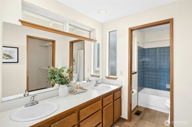 13722 SE 200th Street, Kent, WA 98042