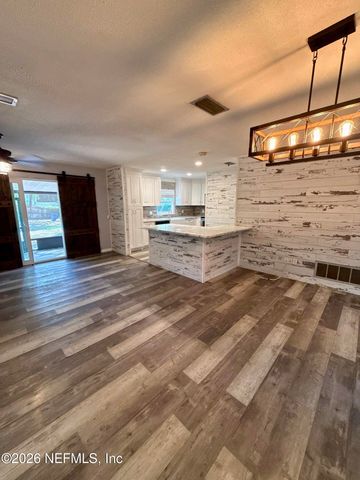 12637 CONDOR Drive, Jacksonville, FL 32223