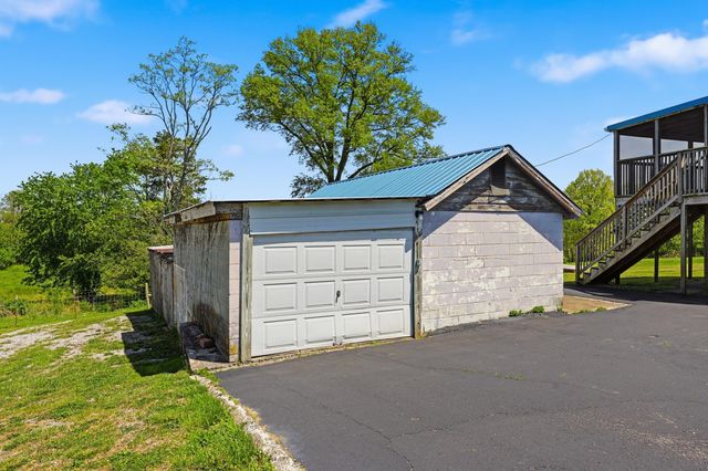 817 Bellows Mill Road, Harrodsburg, KY 40330