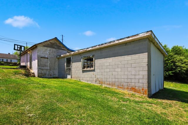 817 Bellows Mill Road, Harrodsburg, KY 40330