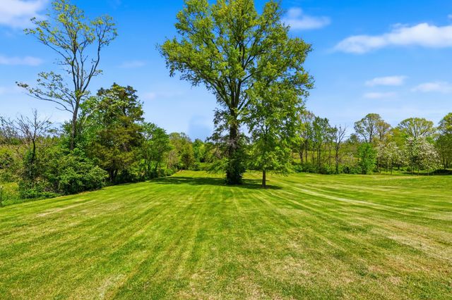 817 Bellows Mill Road, Harrodsburg, KY 40330