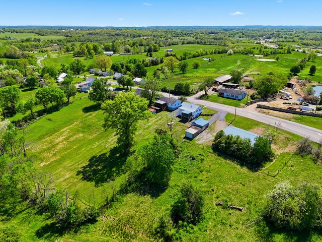 817 Bellows Mill Road, Harrodsburg, KY 40330