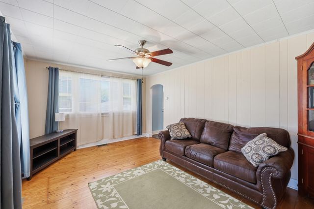 817 Bellows Mill Road, Harrodsburg, KY 40330