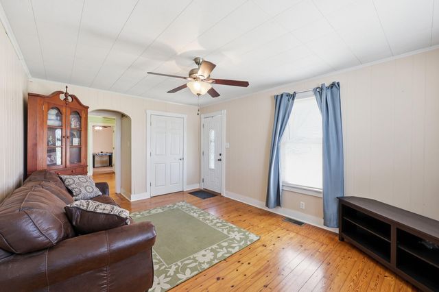 817 Bellows Mill Road, Harrodsburg, KY 40330