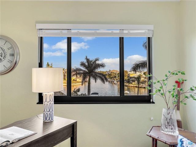 11030 Gulf Shore DR 202, Naples, FL 34108