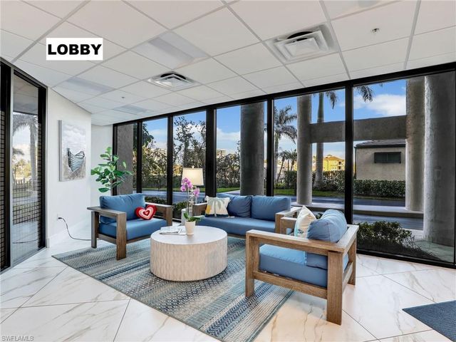 11030 Gulf Shore DR 202, Naples, FL 34108