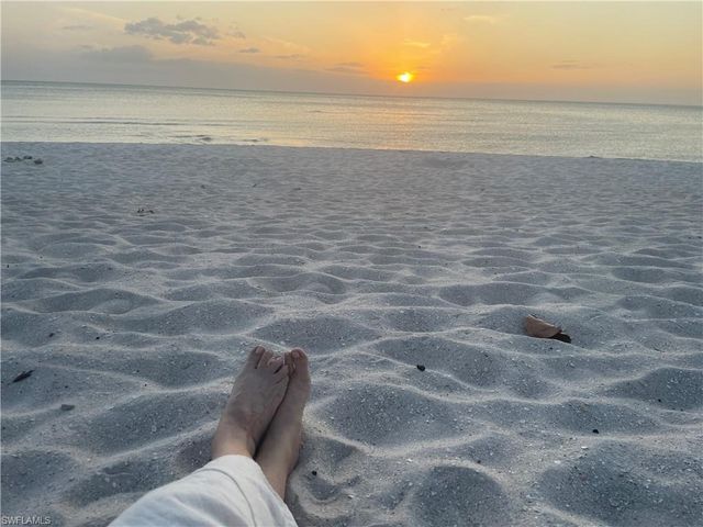 11030 Gulf Shore DR 202, Naples, FL 34108