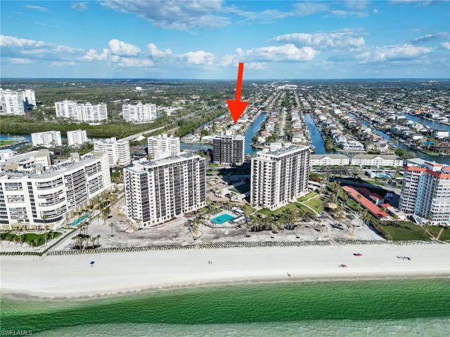 11030 Gulf Shore DR 202, Naples, FL 34108