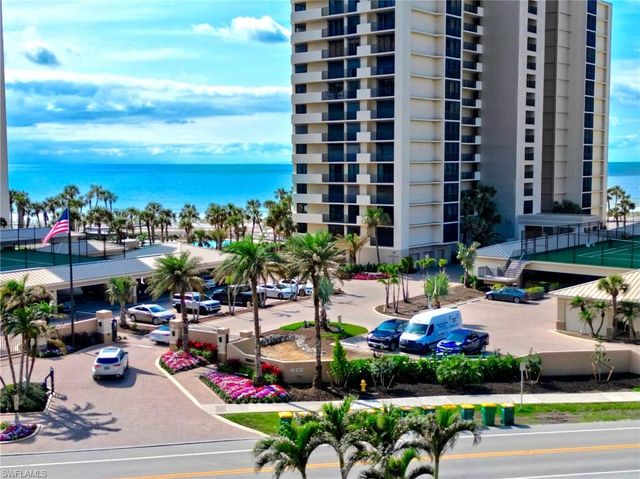 11030 Gulf Shore DR 202, Naples, FL 34108