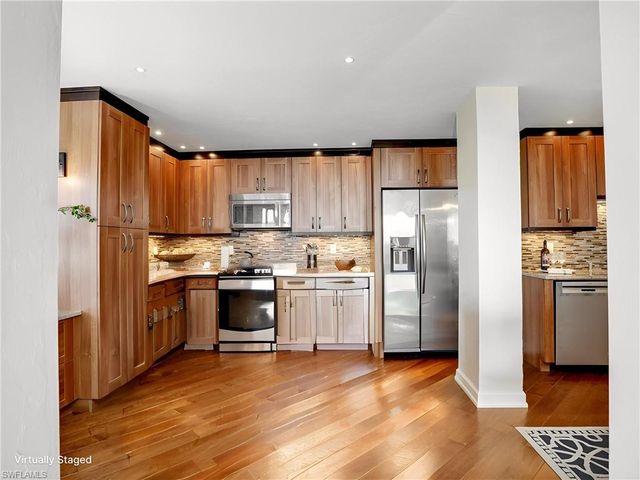 11030 Gulf Shore DR 202, Naples, FL 34108