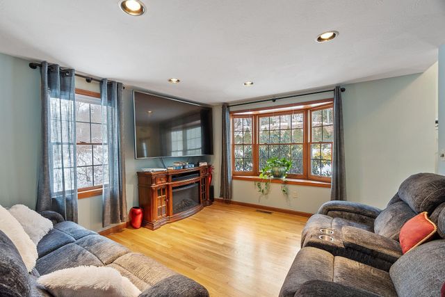 254 South Road, Kensington, NH 03833