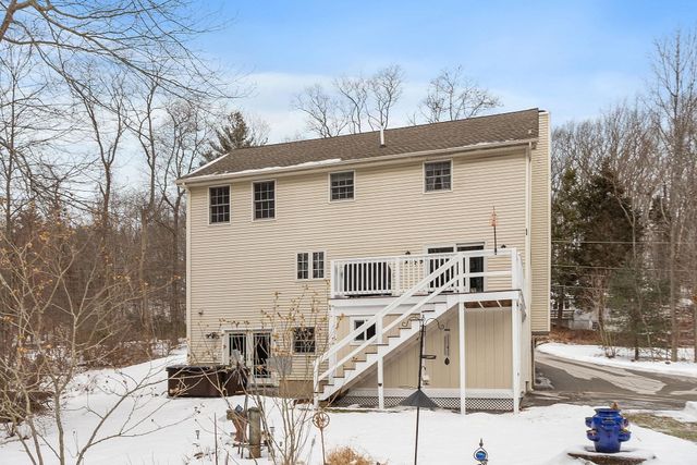 254 South Road, Kensington, NH 03833