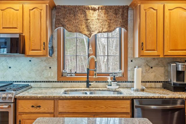 254 South Road, Kensington, NH 03833