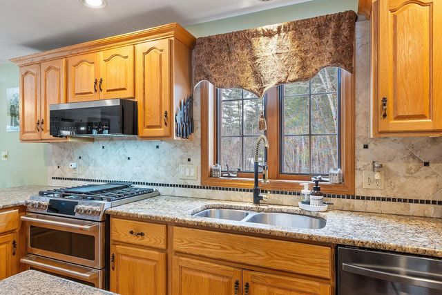 254 South Road, Kensington, NH 03833