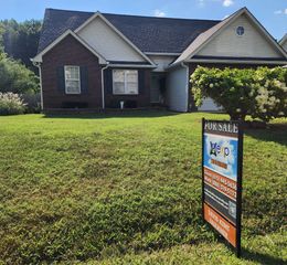 105 Tices Spring Ct, Dickson, TN 37055