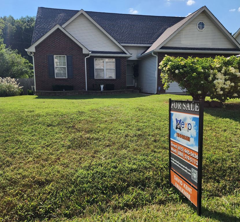 105 Tices Spring Ct, Dickson, TN 37055