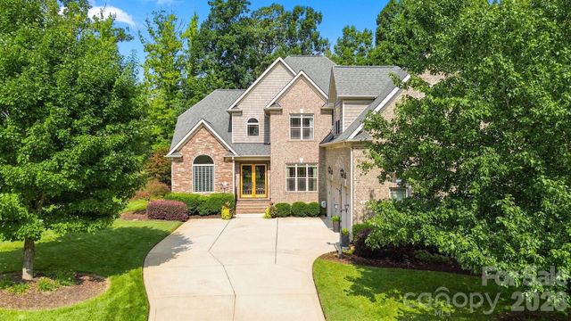2455 Shiny Leaf Drive, Denver, NC 28037
