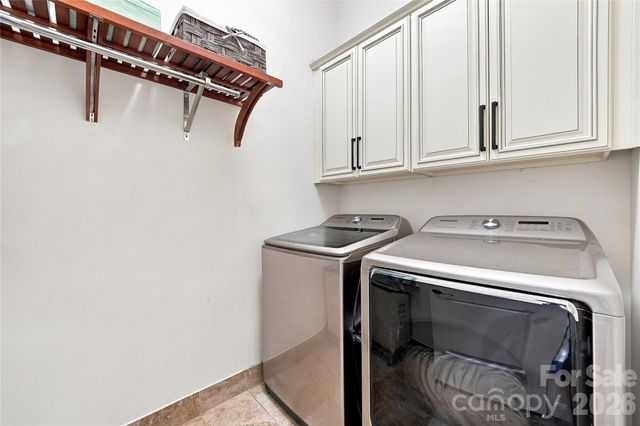 2455 Shiny Leaf Drive, Denver, NC 28037