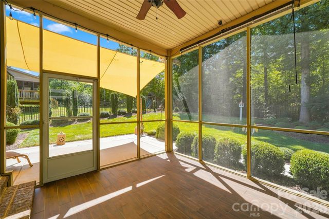2455 Shiny Leaf Drive, Denver, NC 28037
