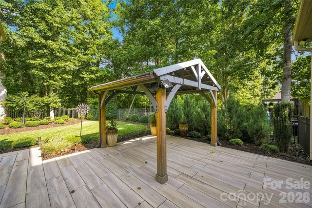 2455 Shiny Leaf Drive, Denver, NC 28037