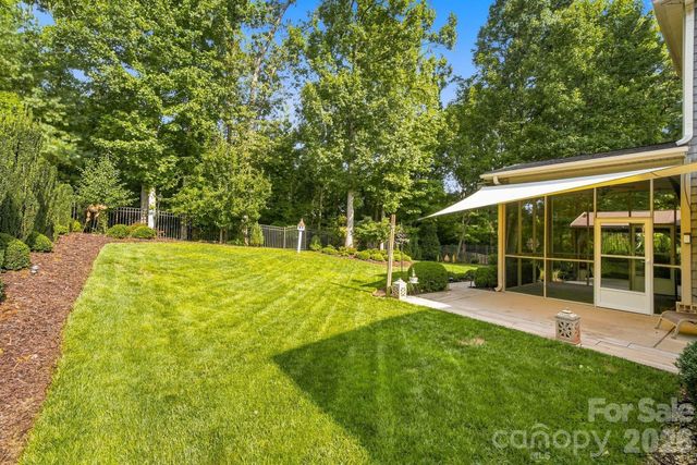 2455 Shiny Leaf Drive, Denver, NC 28037
