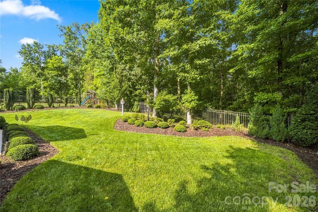 2455 Shiny Leaf Drive, Denver, NC 28037