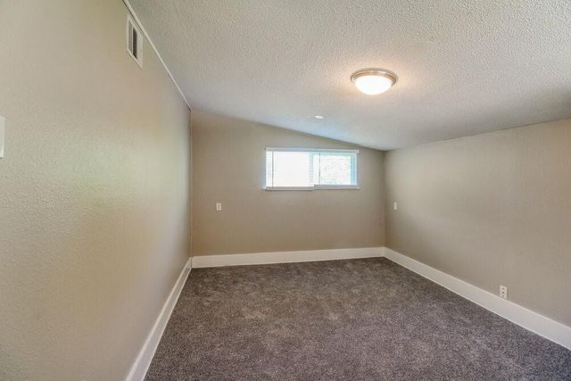 522 12th Avenue N, Texas City, TX 77590