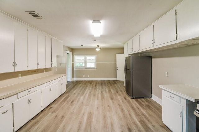 522 12th Avenue N, Texas City, TX 77590