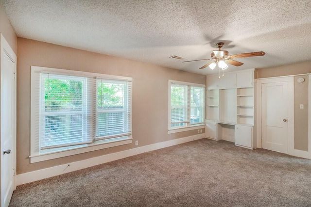 522 12th Avenue N, Texas City, TX 77590