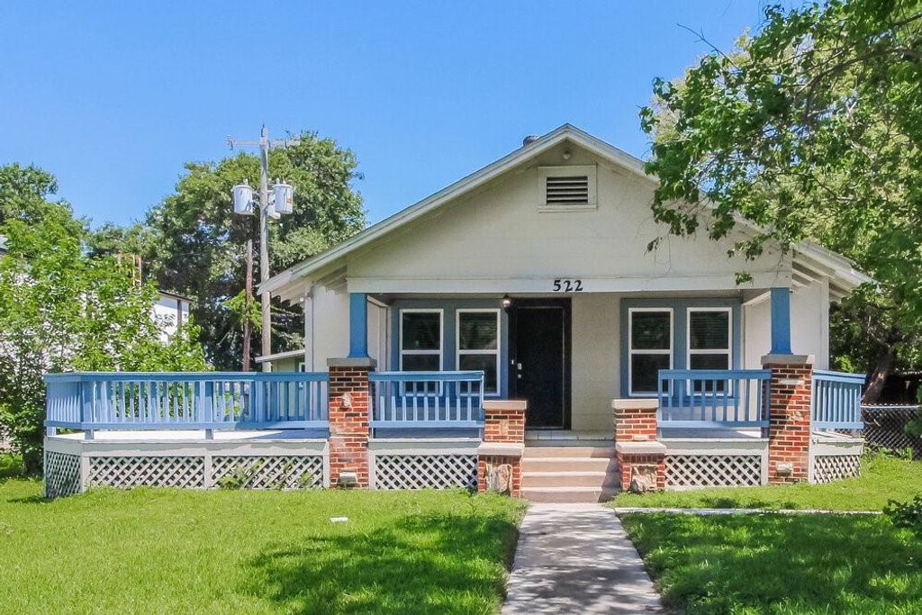 522 12th Avenue N, Texas City, TX 77590