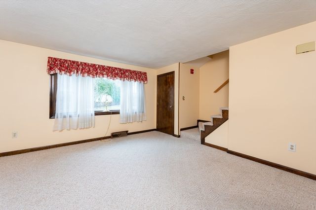 52 Frederick St 26, Dracut, MA 01826