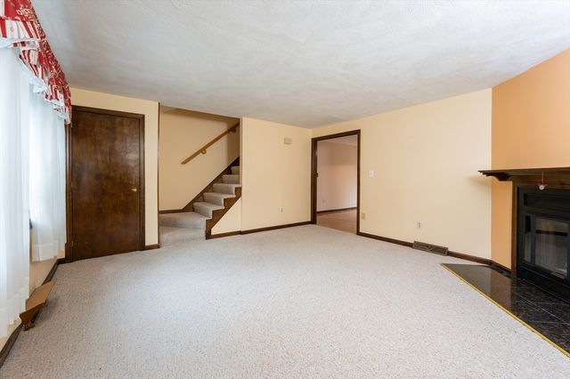 52 Frederick St 26, Dracut, MA 01826