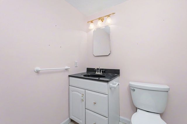 52 Frederick St 26, Dracut, MA 01826