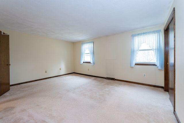 52 Frederick St 26, Dracut, MA 01826